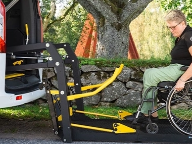 wheelchair-lifts_770x320_542_305_393_295_380_285.png