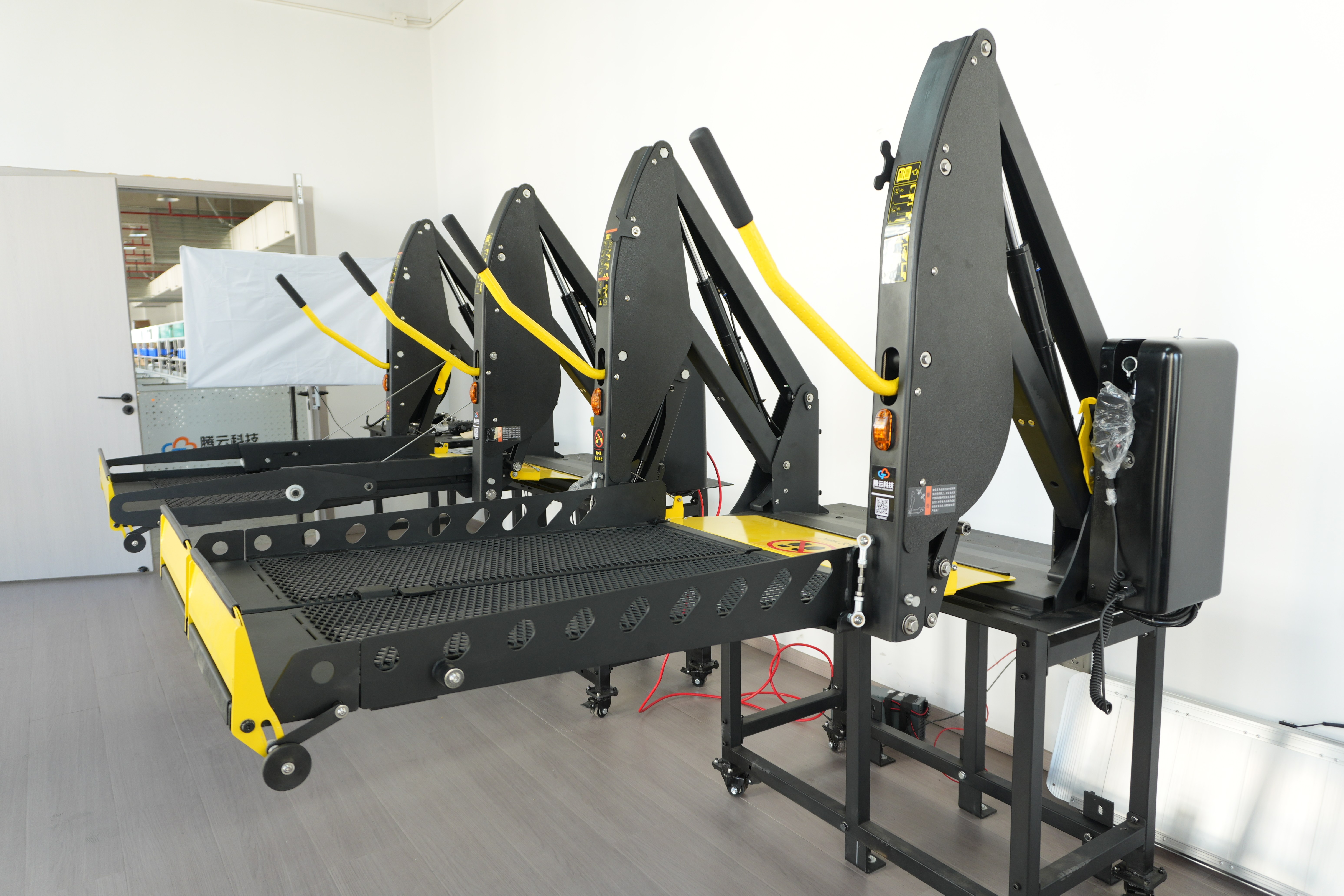  Wheelchair Lift